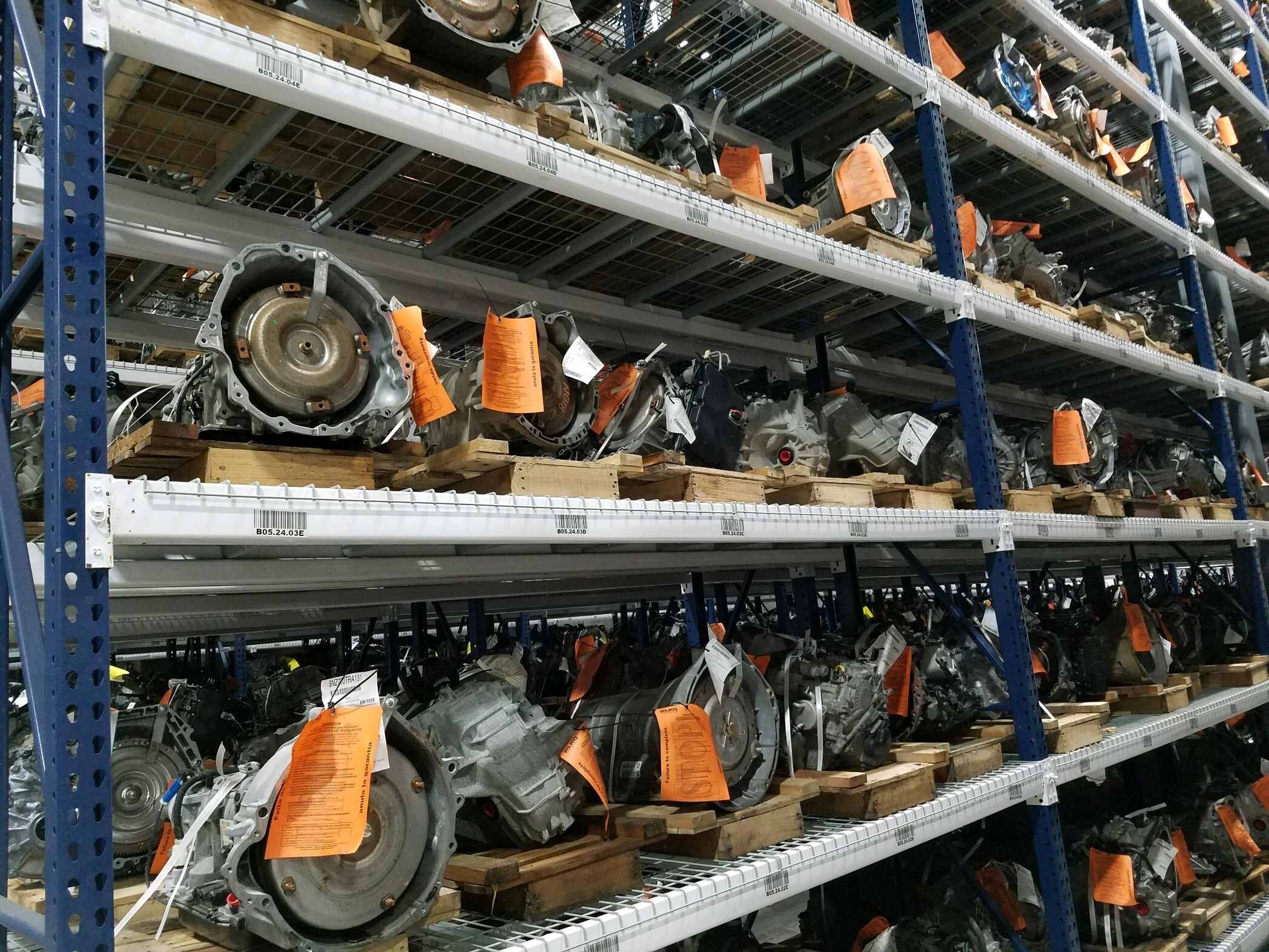 A.T.; CONV 6-2.7L