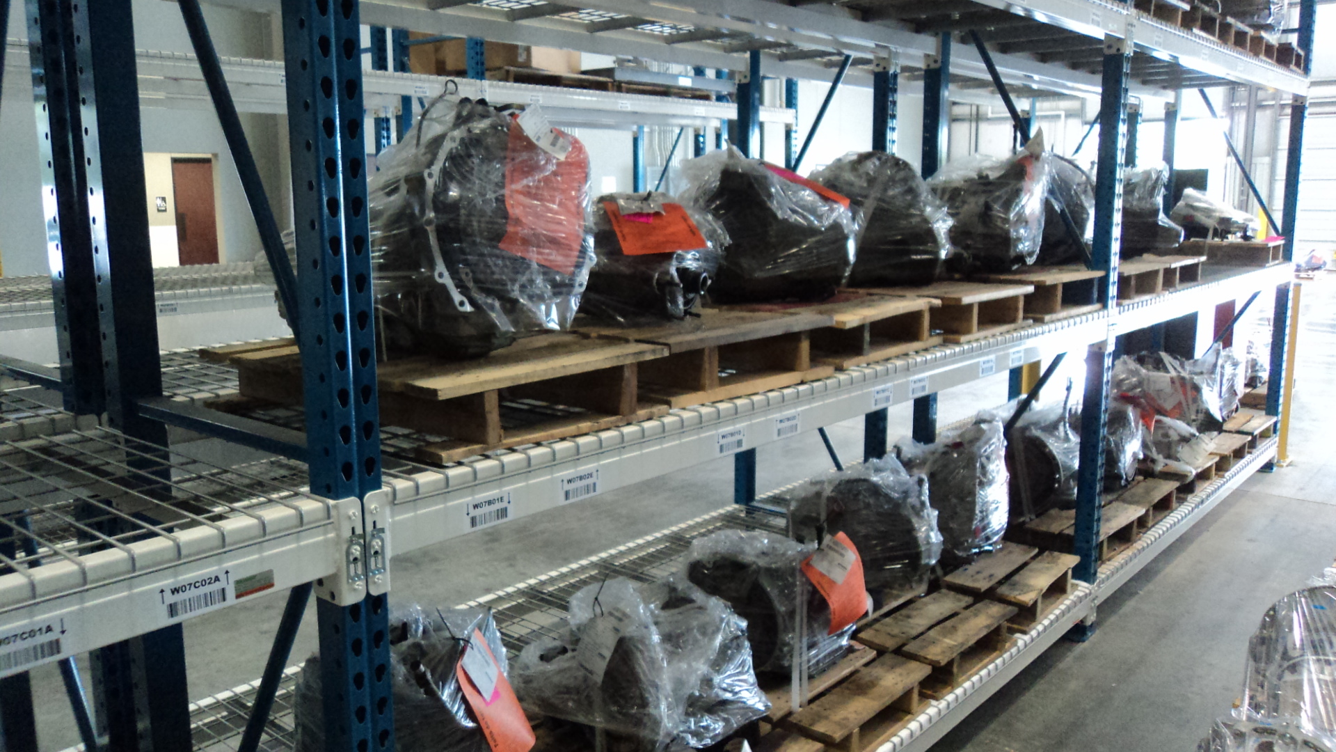 AT; 3.5L 4X2 (FWD) ID BA8P-7000-FB