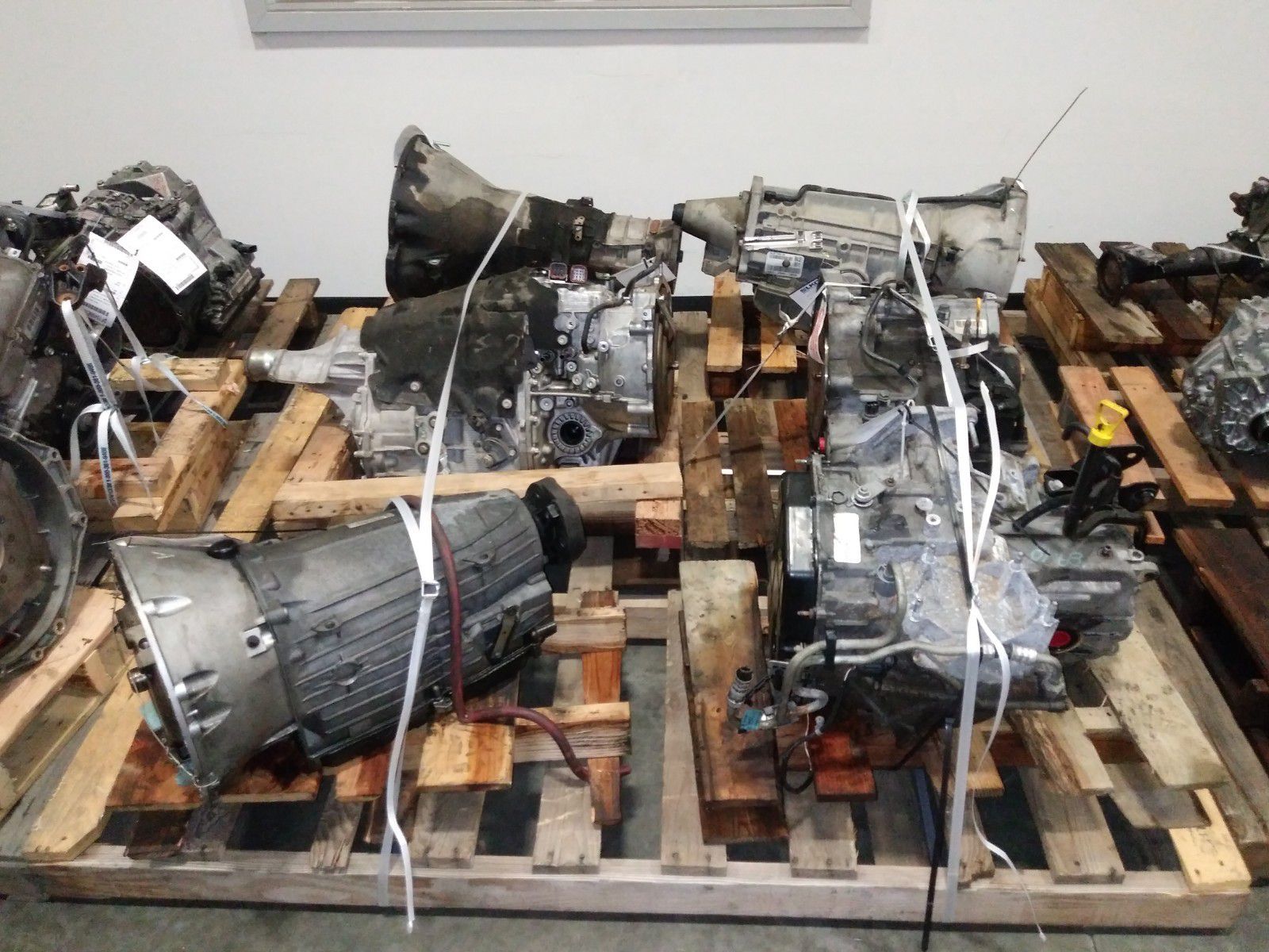 2.3 AUTO FLR FWD A.T.; FWD
