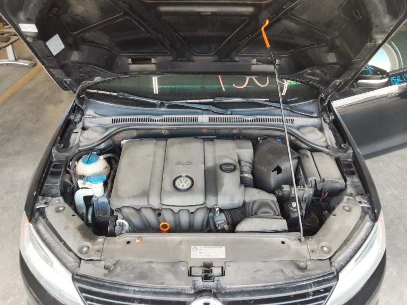 2012 VOLKSWAGEN JETTA RUNS