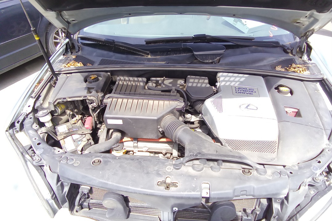 3.3 AUTO AWD