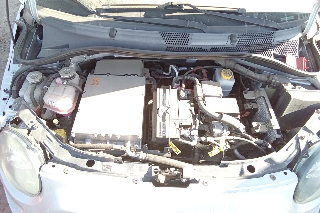 0.1 AUTO FWD ELECTRIC (VIN E 8TH DIGIT) RG