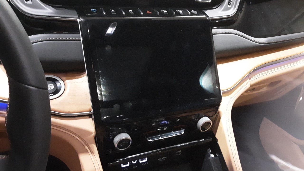 2.0 AUTO 4X4 WL BODY 116.7 WB VIN Y (6TH DIGIT) GASOLINE (2.0L PLUG-IN HYBRID)