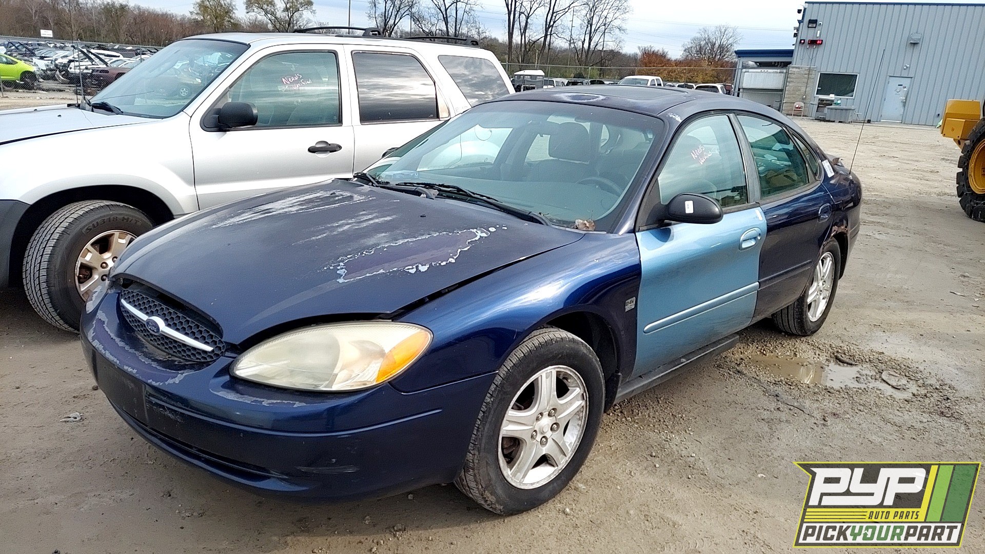 2001 FORD TAURUS available for parts