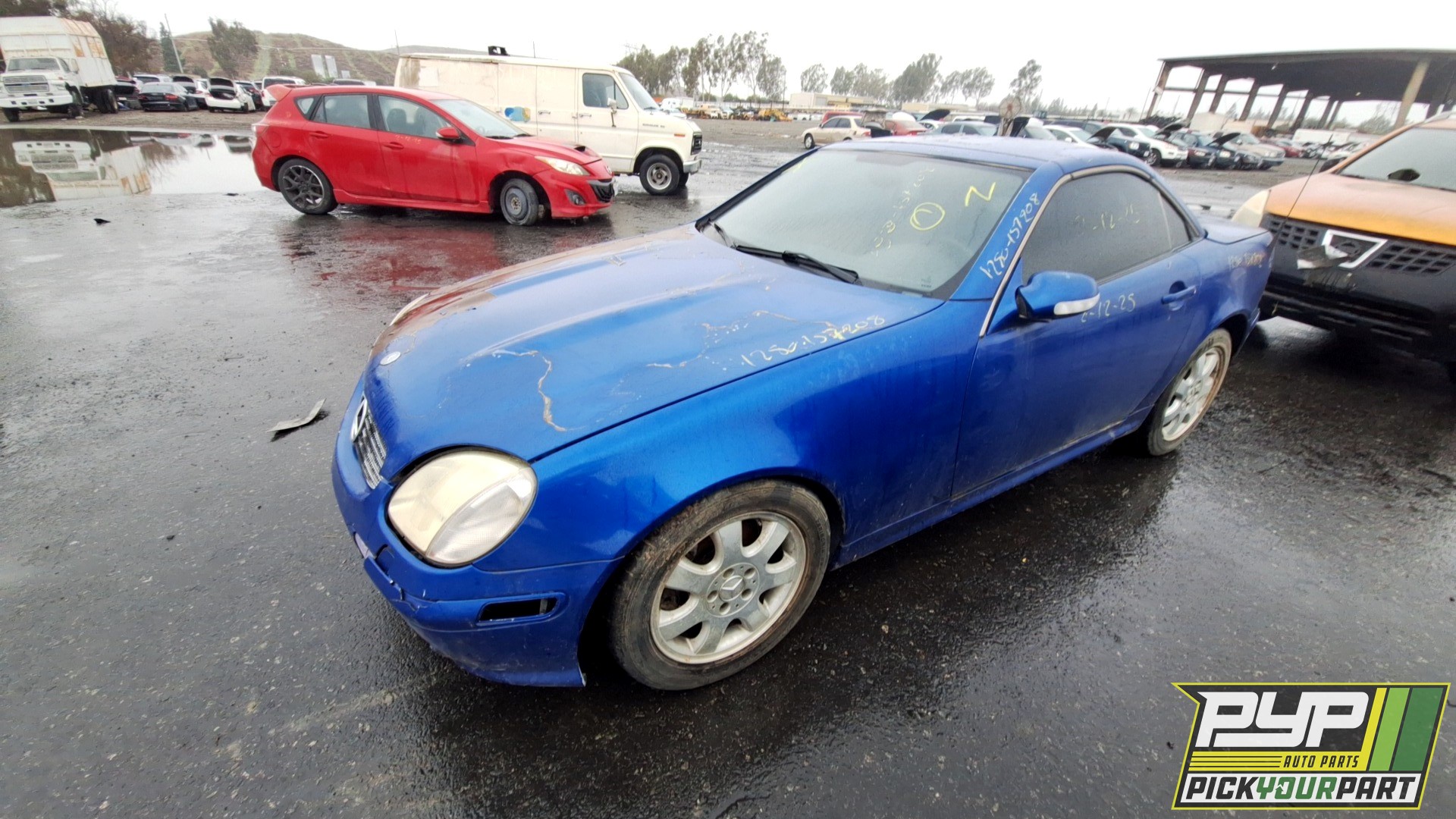 2002 MERCEDES-BENZ SLK320 partes disponibles