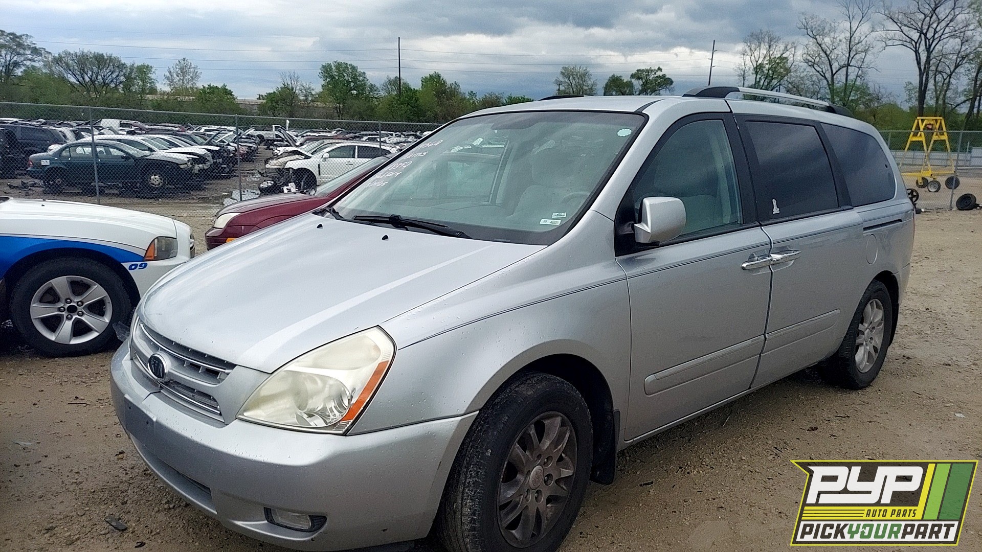 2010 KIA SEDONA available for parts