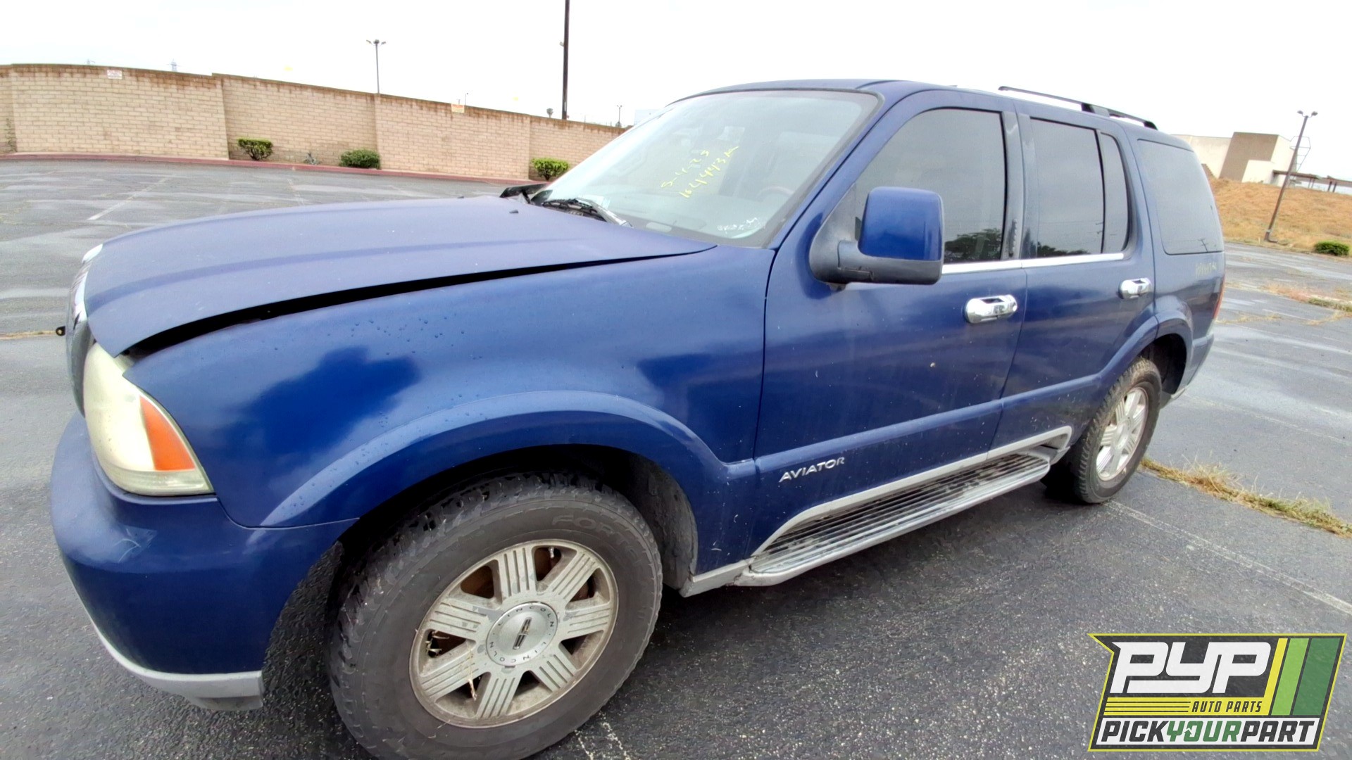 2004 LINCOLN AVIATOR available for parts