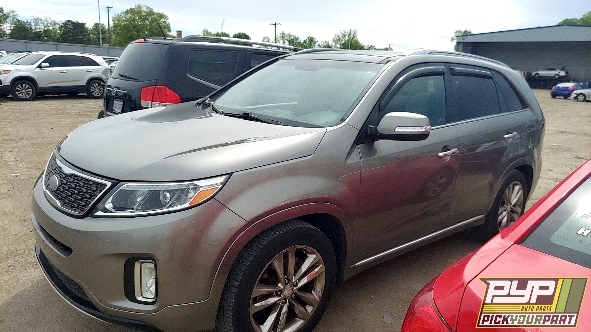 2014 KIA SORENTO available for parts
