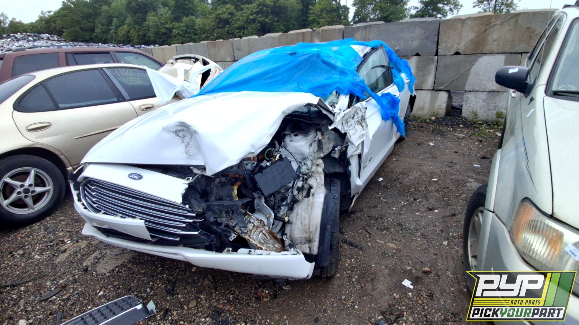 2017 FORD FUSION available for parts