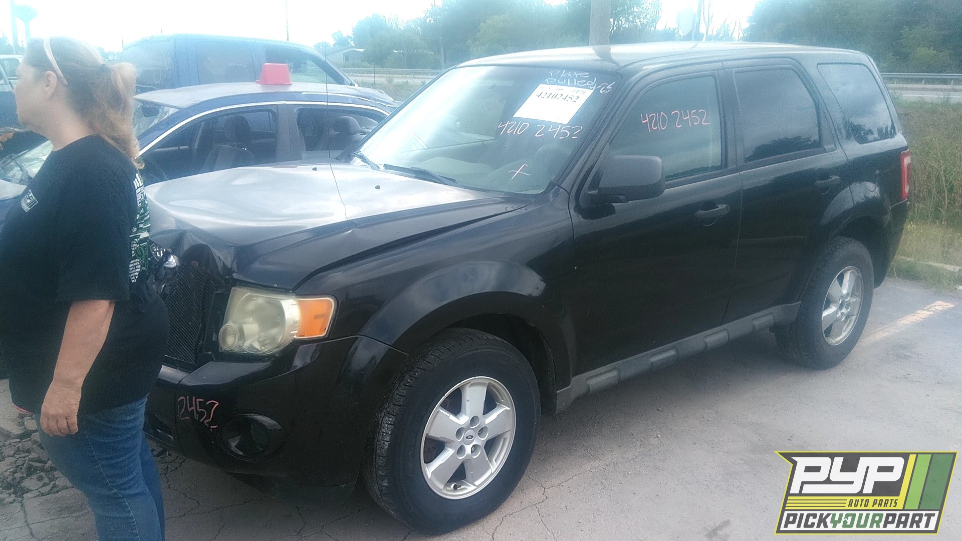 2009 FORD ESCAPE available for parts