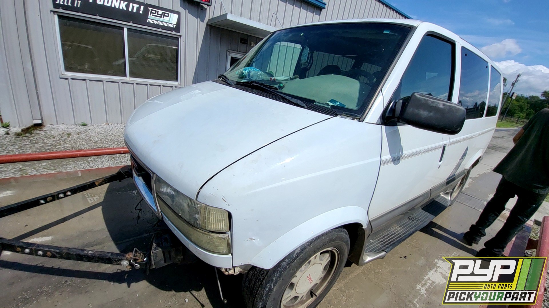 2003 GMC SAFARI available for parts