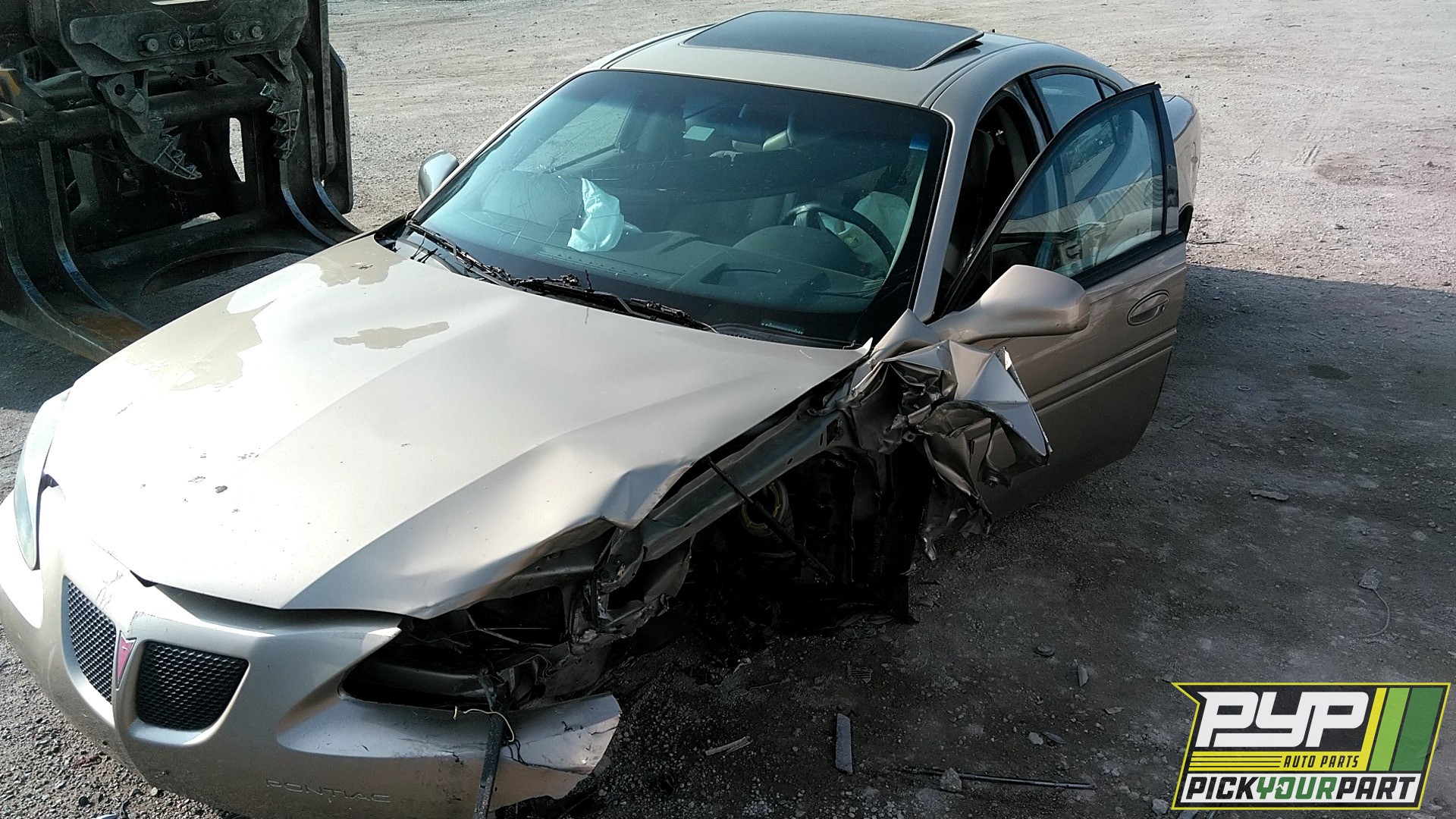 2004 PONTIAC GRAND PRIX available for parts