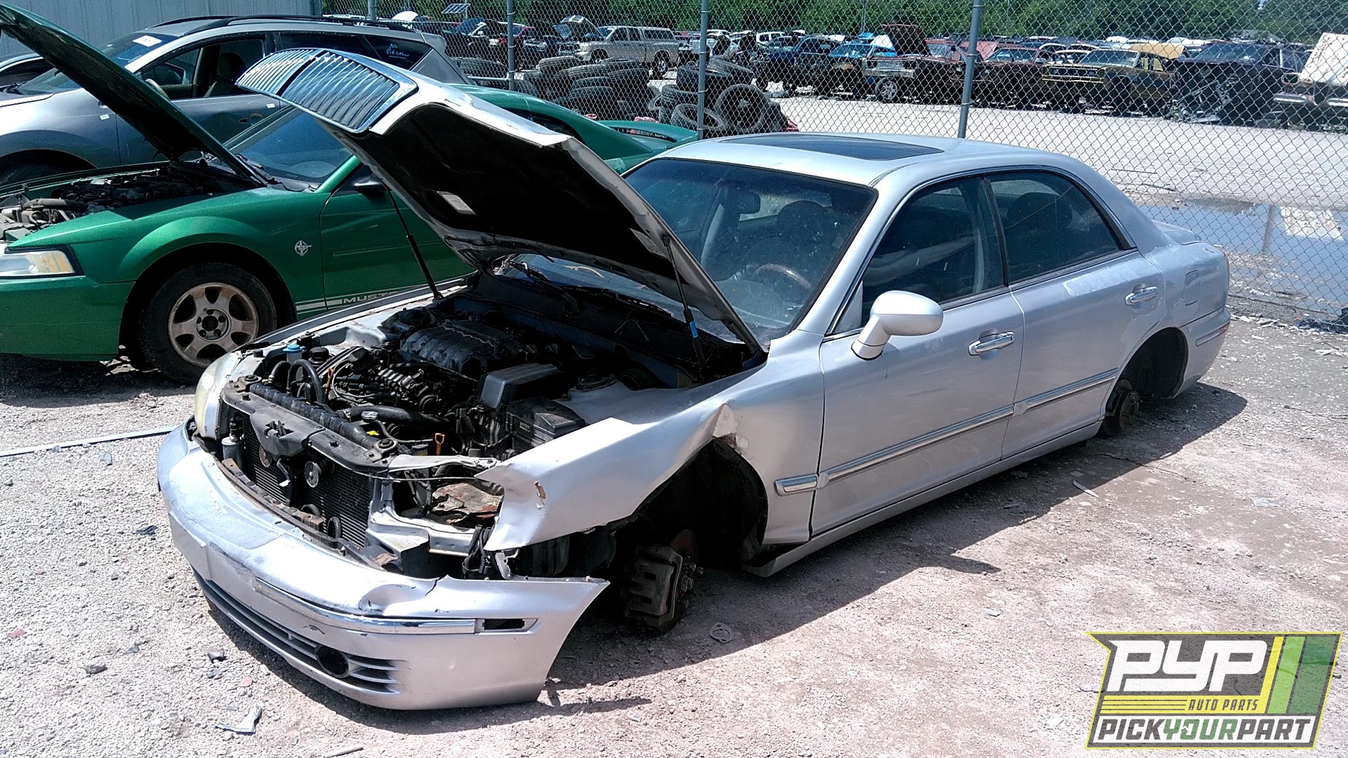 2004 HYUNDAI XG350 available for parts