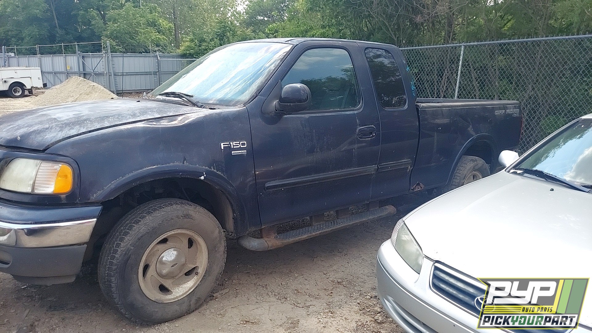 2001 FORD F-150 available for parts