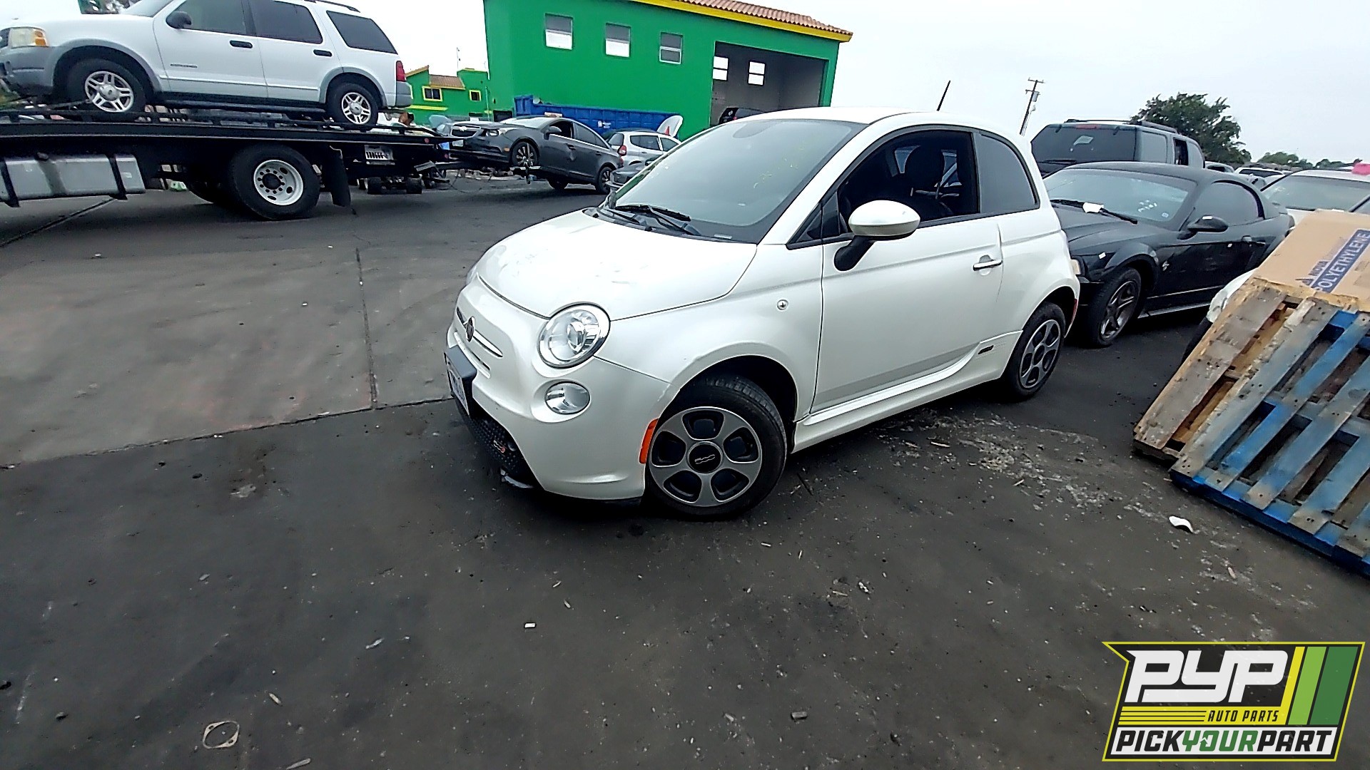 2015 FIAT 500 available for parts