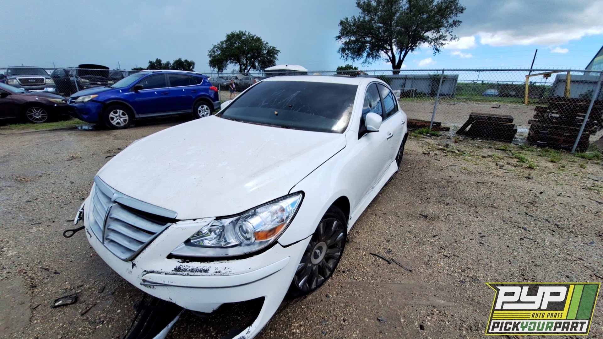 2009 HYUNDAI GENESIS available for parts