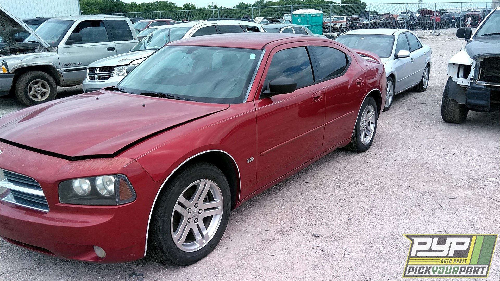 2006 DODGE CHARGER available for parts