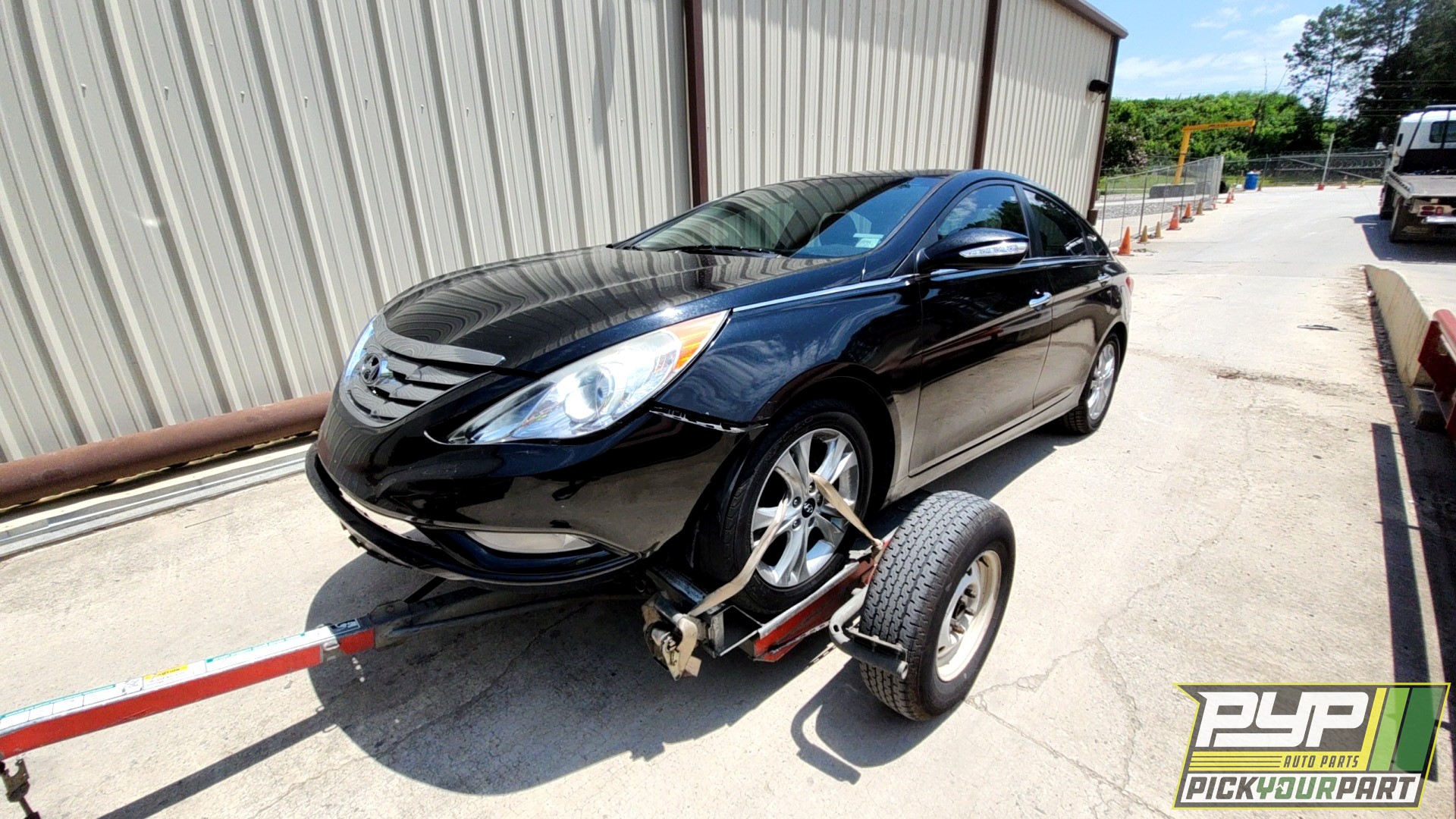 2011 HYUNDAI SONATA available for parts