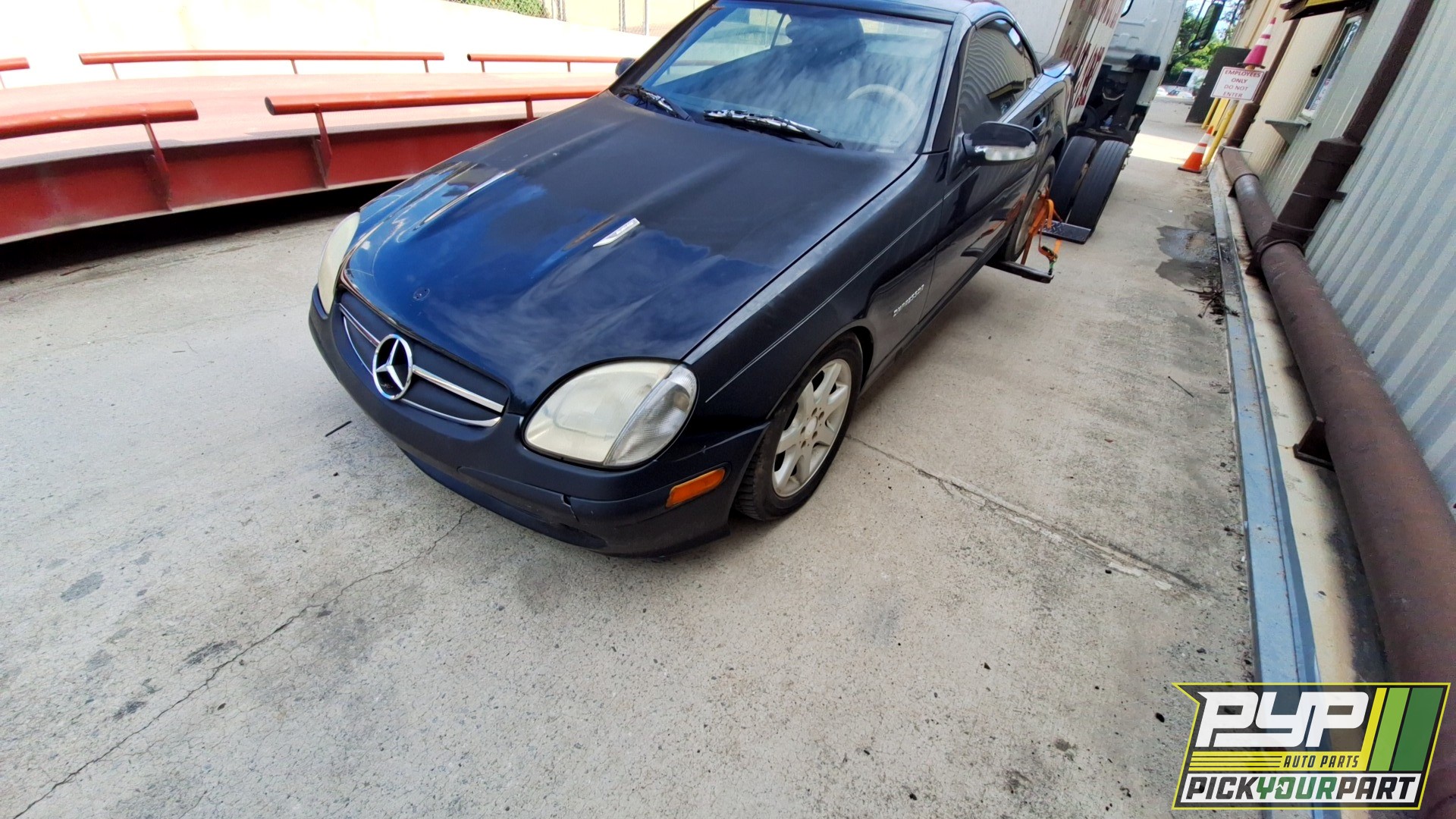 2004 MERCEDES-BENZ SLK230 partes disponibles