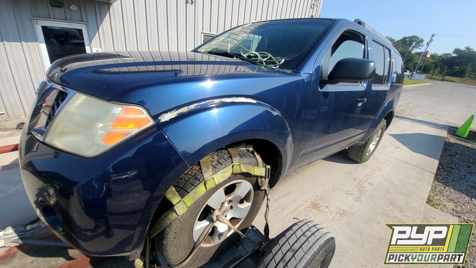 2011 NISSAN PATHFINDER available for parts