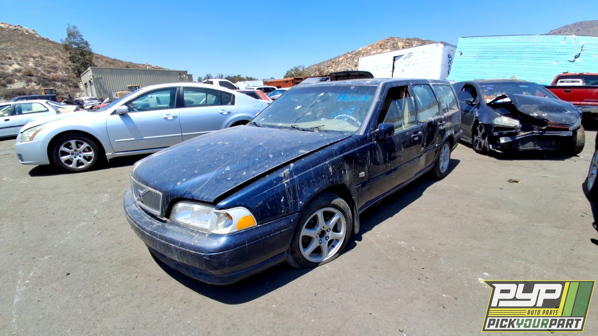 2000 VOLVO V70 available for parts