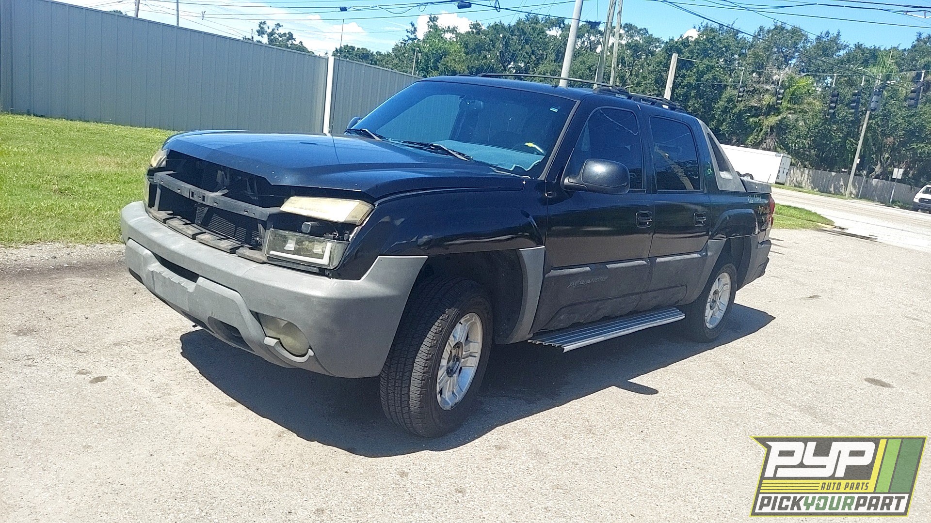 2002 CHEVROLET AVALANCHE 1500 available for parts