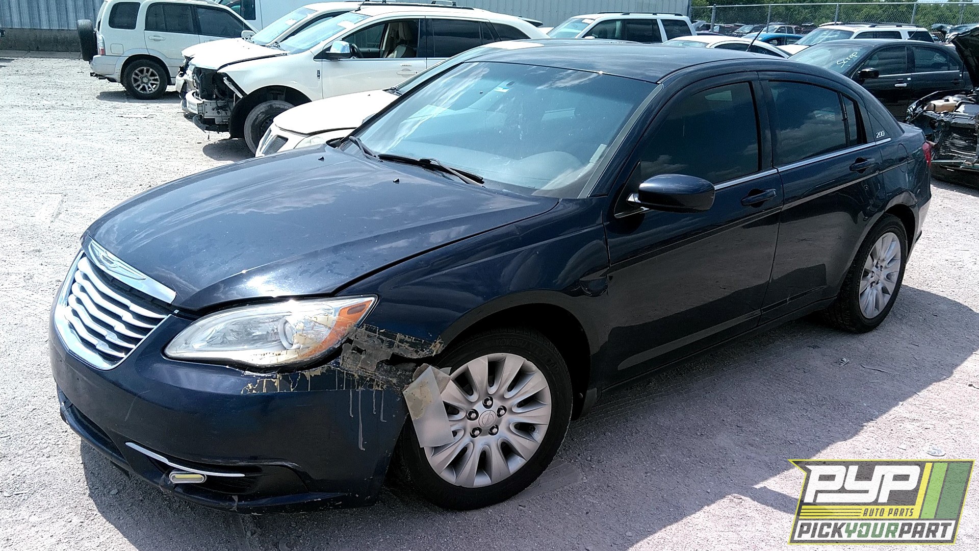 2013 CHRYSLER 200 partes disponibles