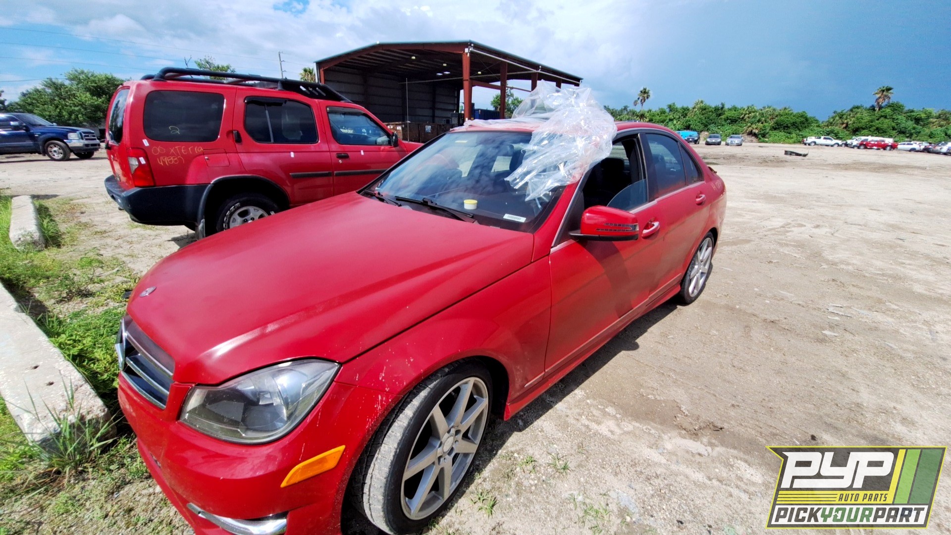 2014 MERCEDES-BENZ C250 partes disponibles
