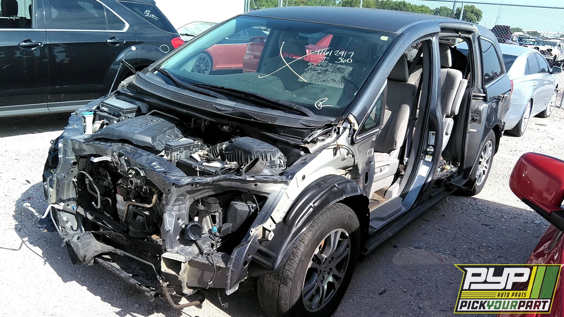2013 HONDA ODYSSEY available for parts