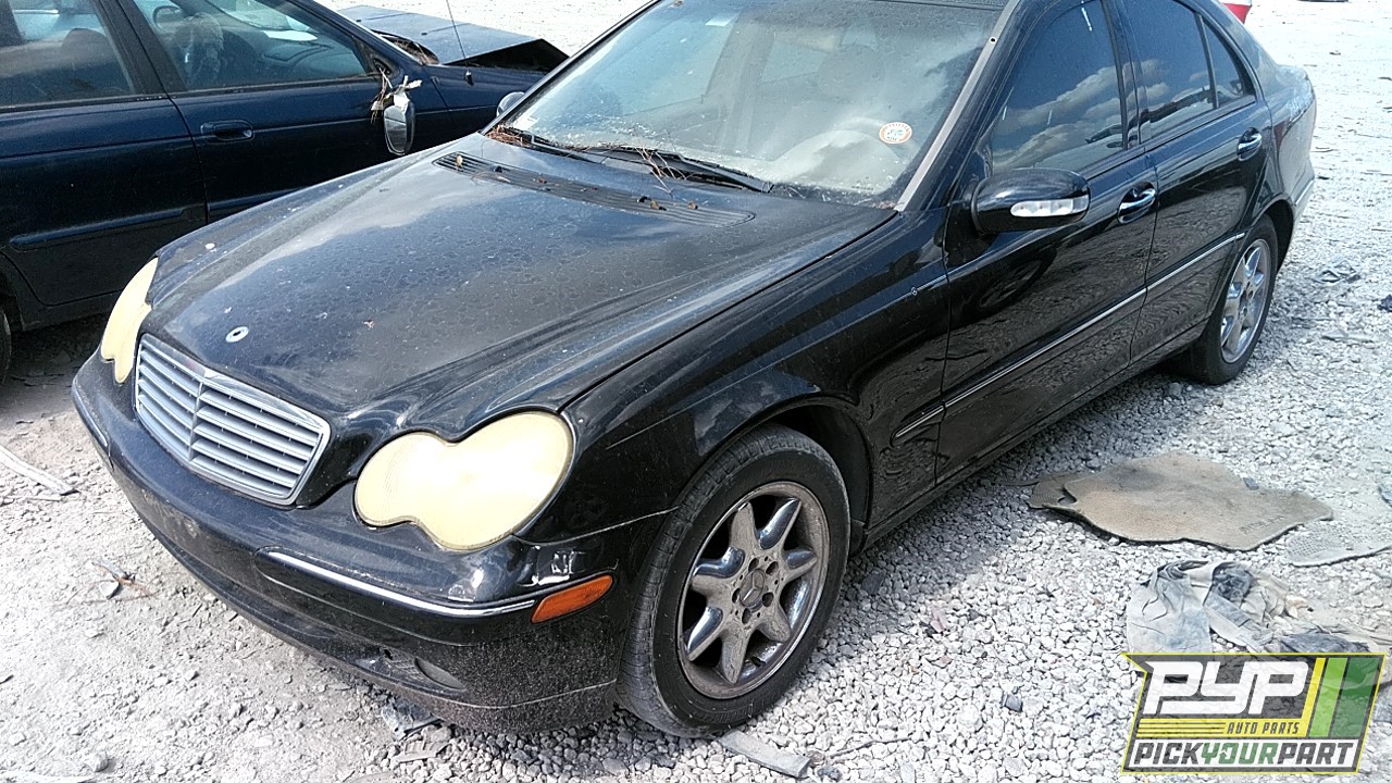 2003 MERCEDES-BENZ C240 partes disponibles