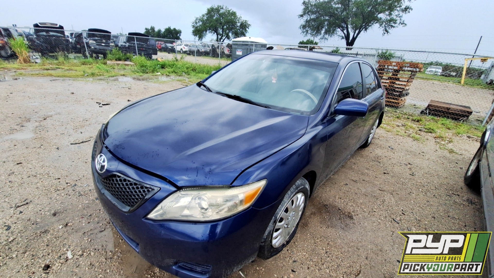 2011 TOYOTA CAMRY available for parts
