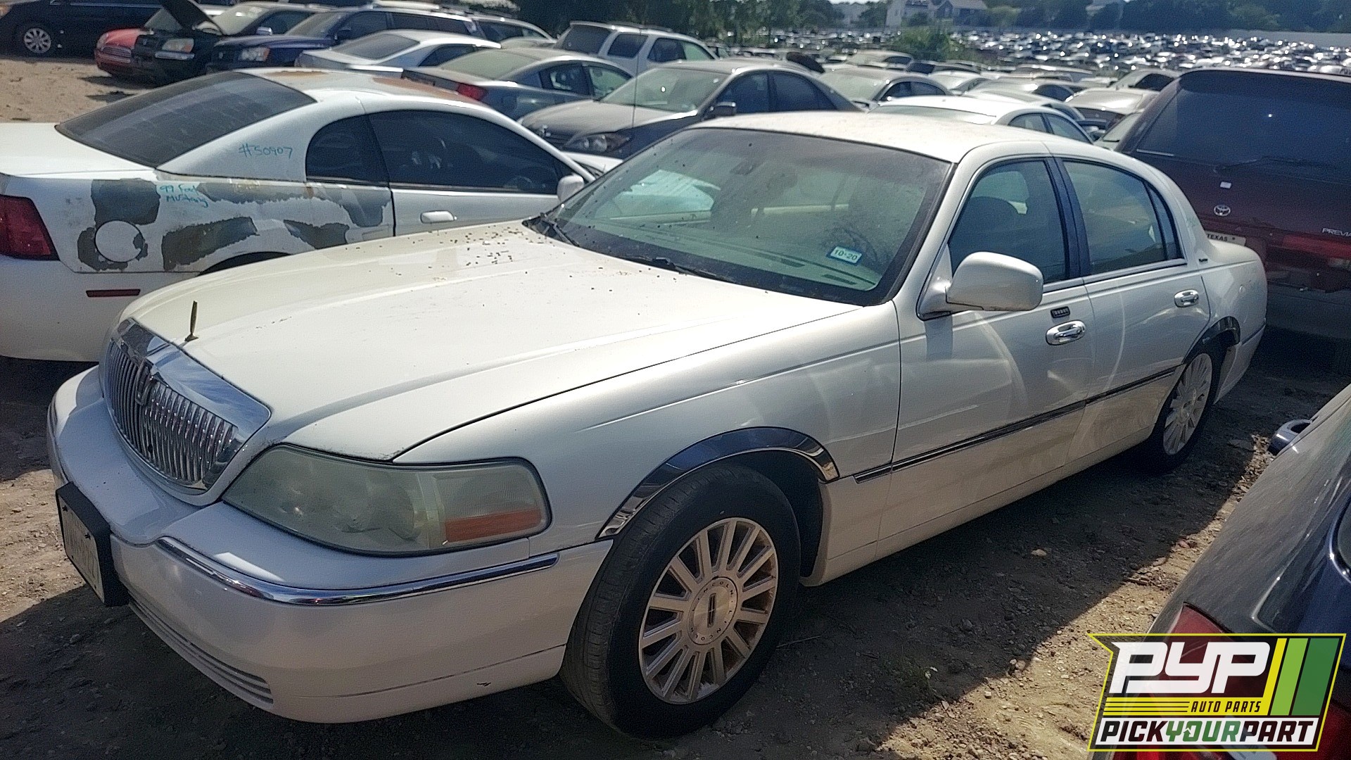 2003 LINCOLN TOWN CAR partes disponibles