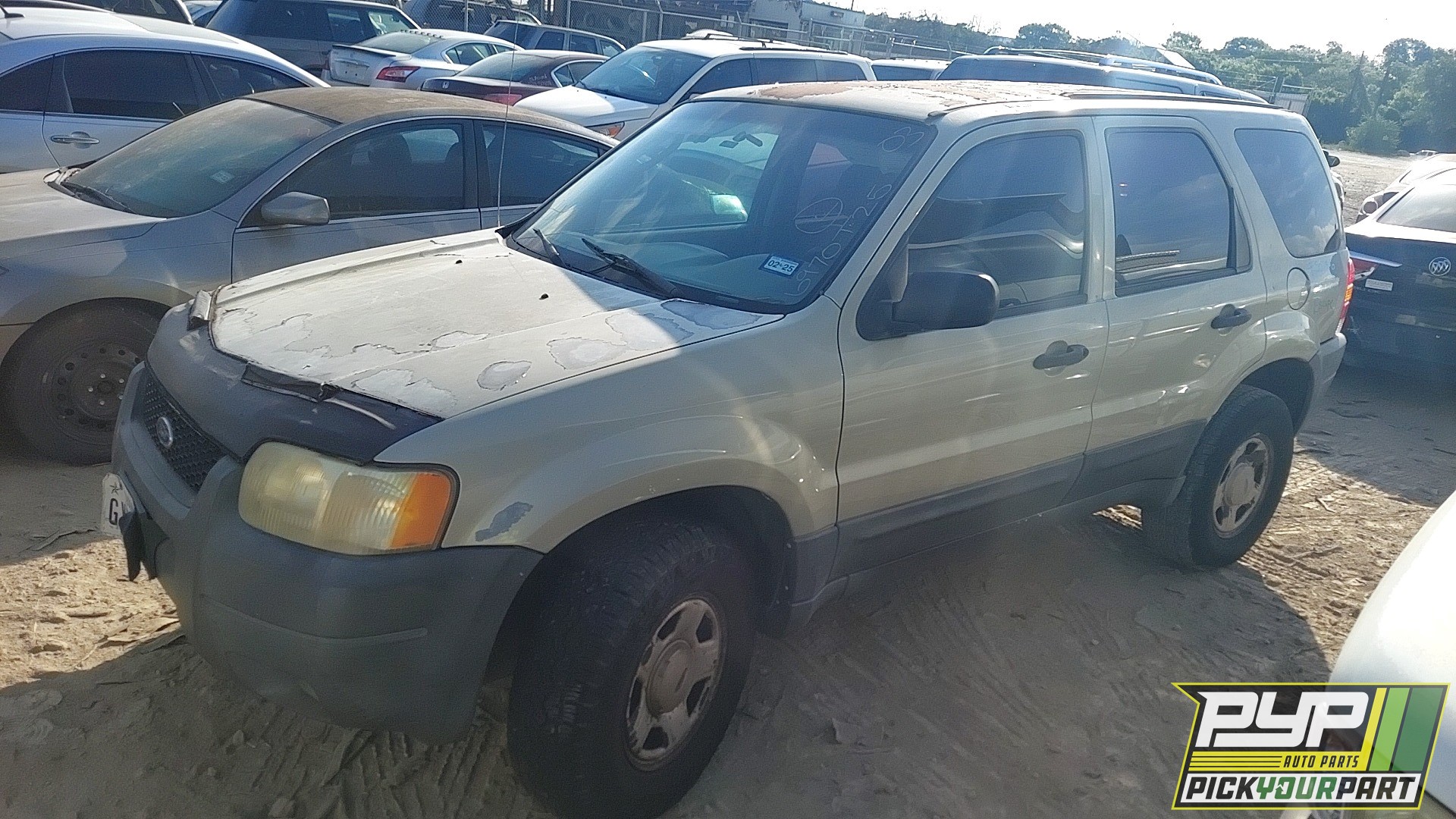 2003 FORD ESCAPE available for parts