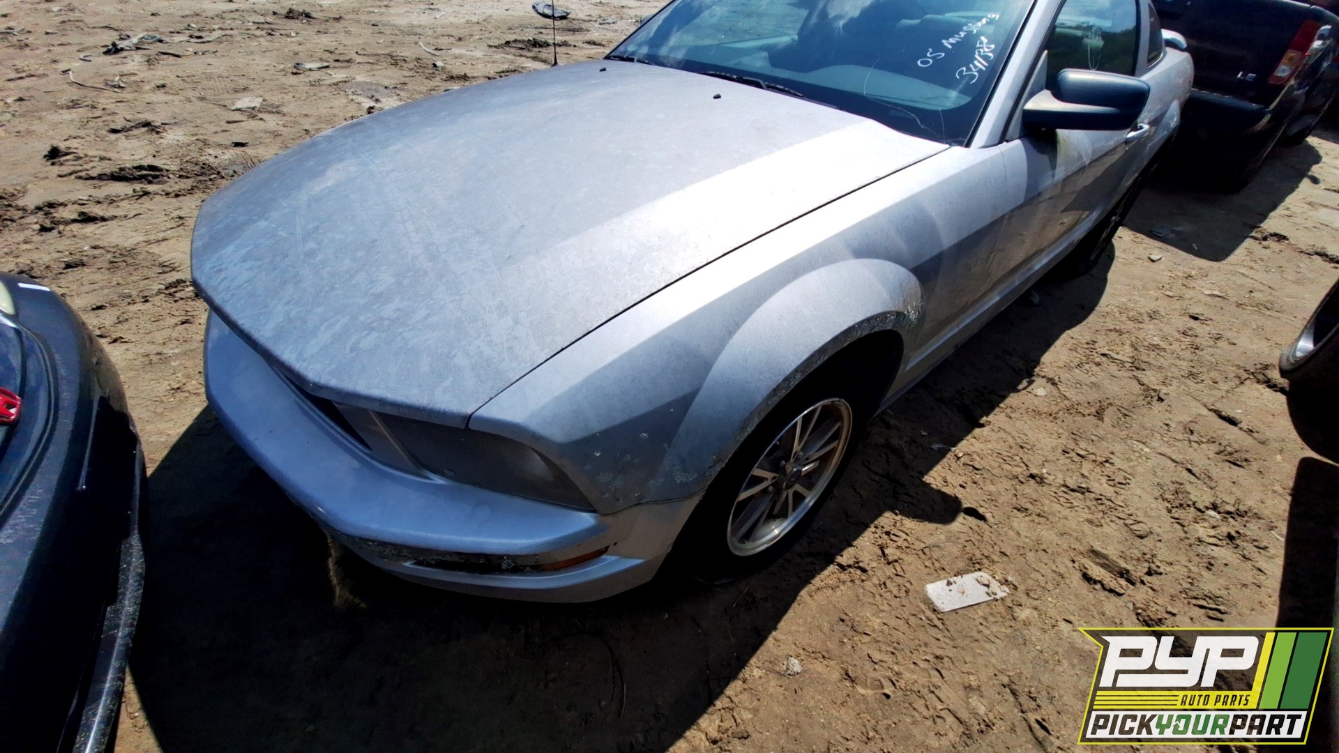 2005 FORD MUSTANG available for parts