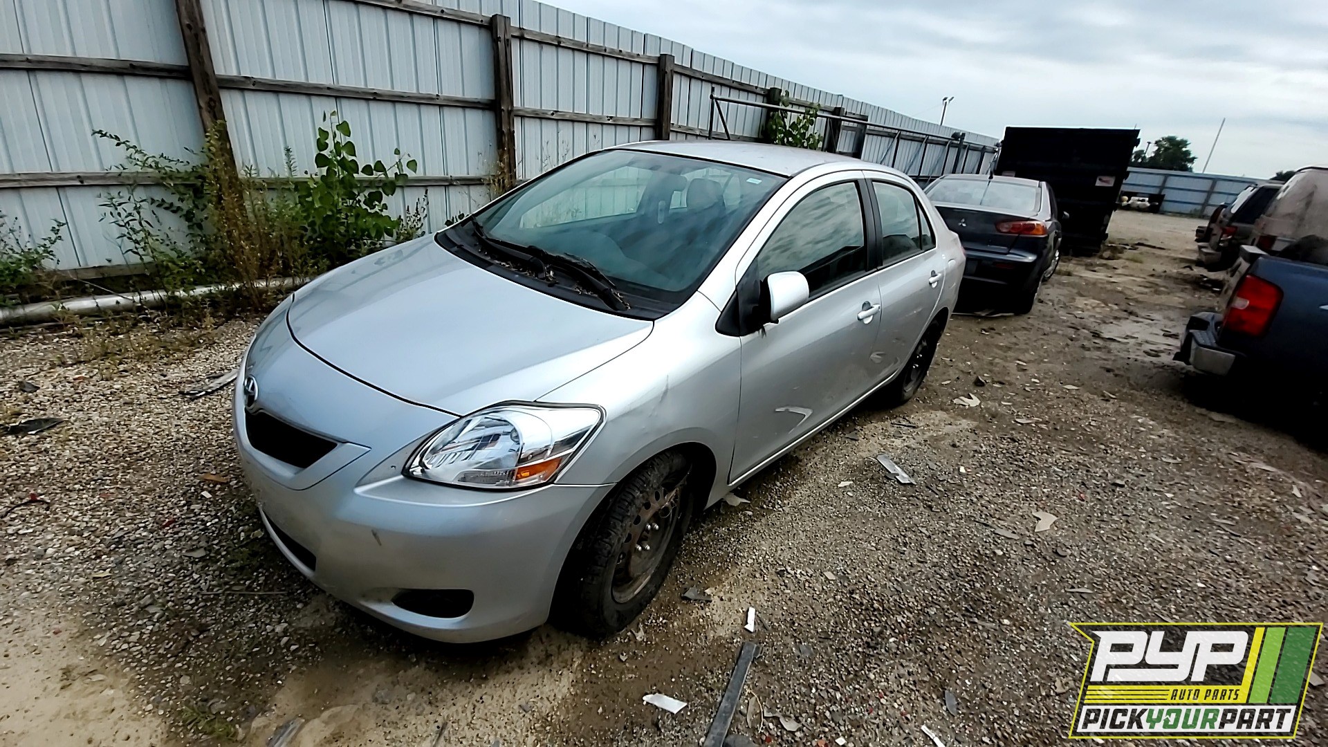 2012 TOYOTA YARIS partes disponibles