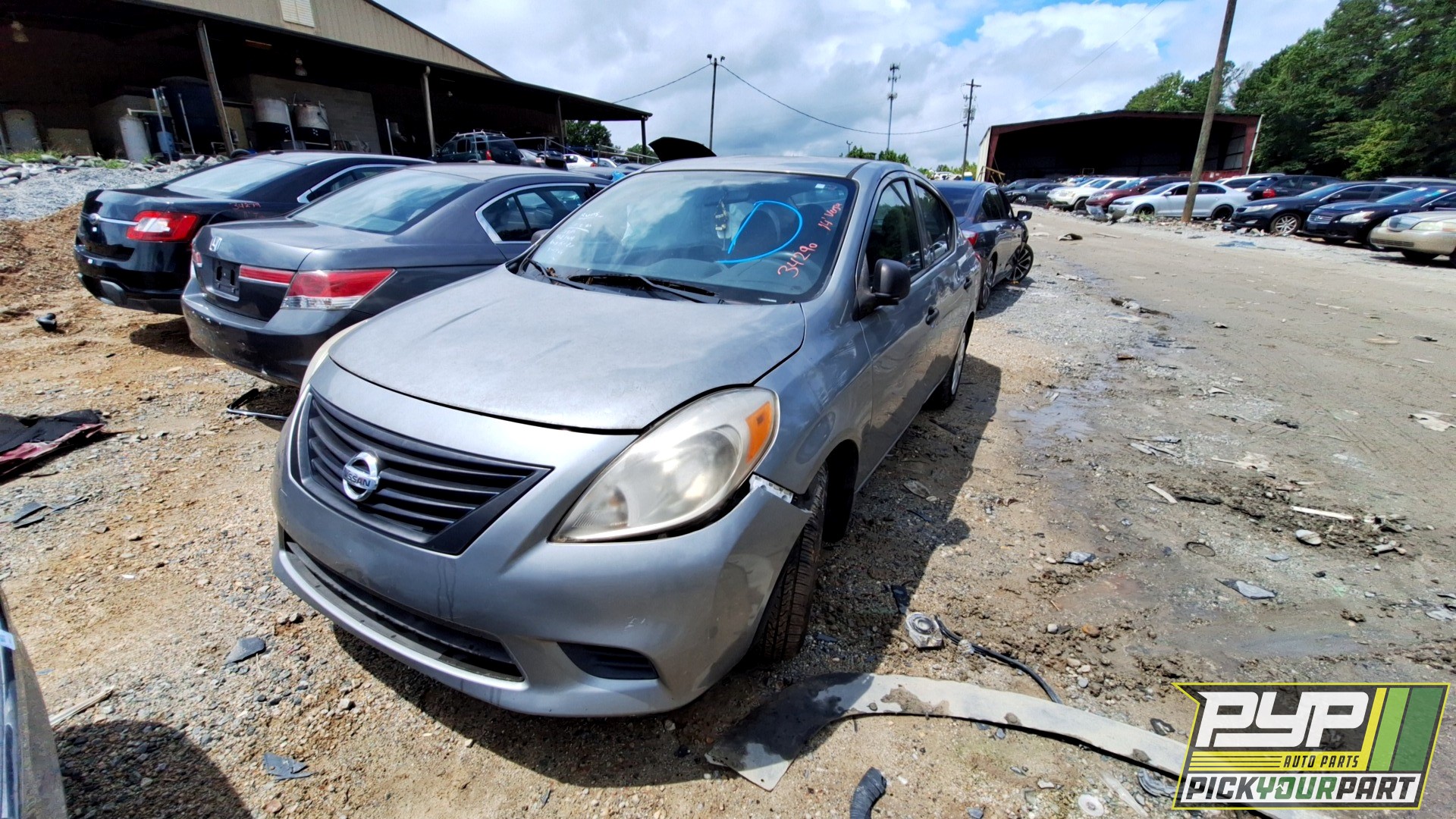 2014 NISSAN VERSA partes disponibles