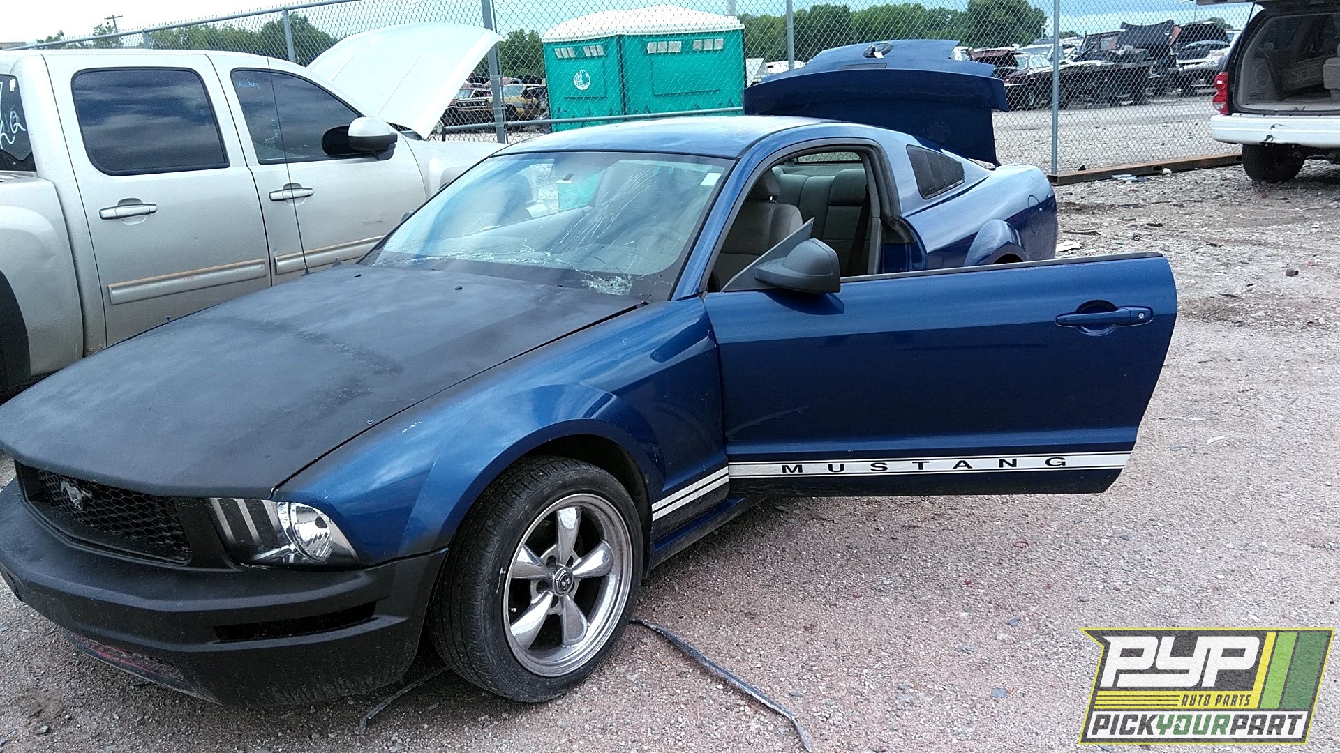 2006 FORD MUSTANG available for parts