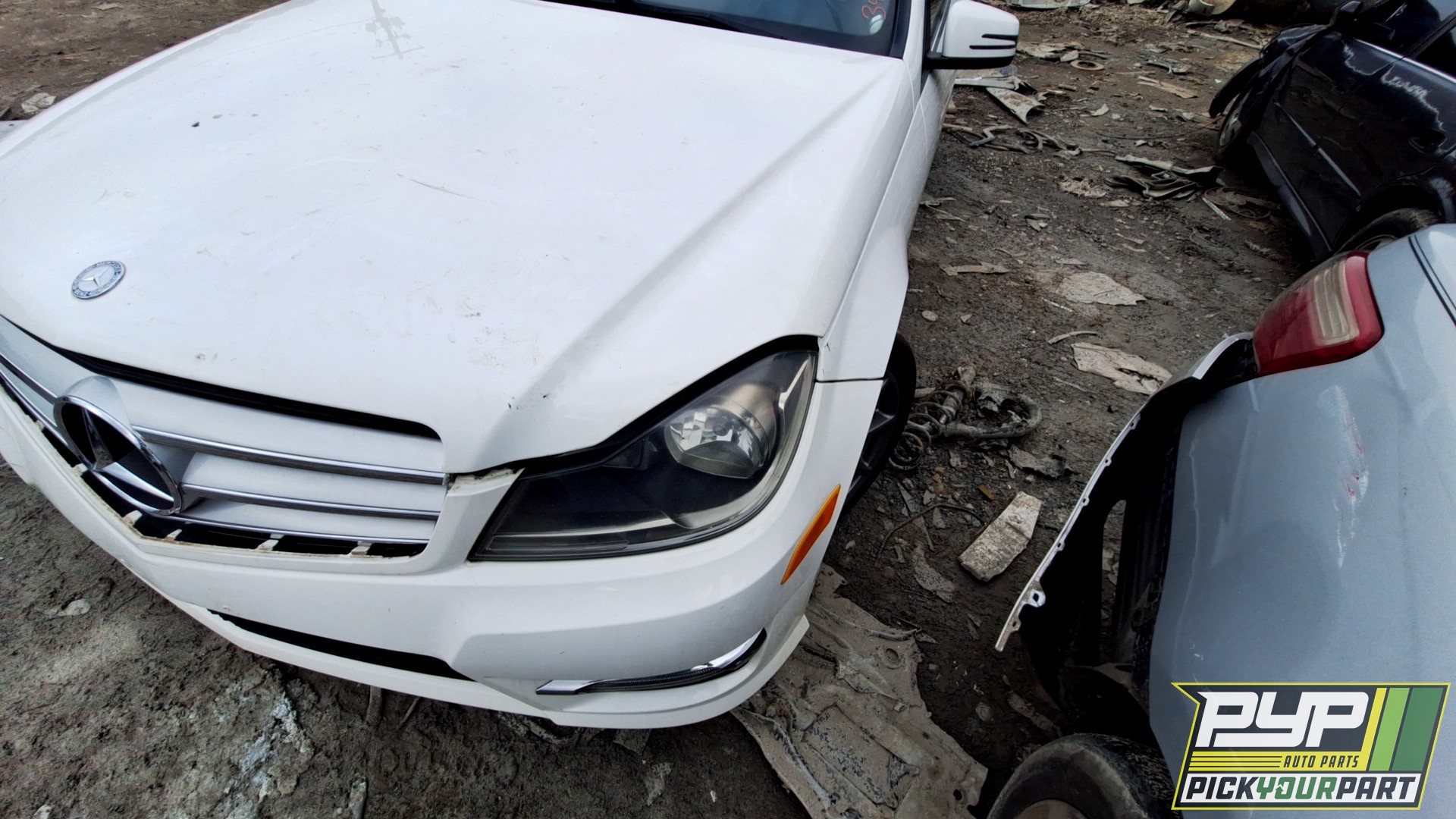 2013 MERCEDES-BENZ C250 partes disponibles