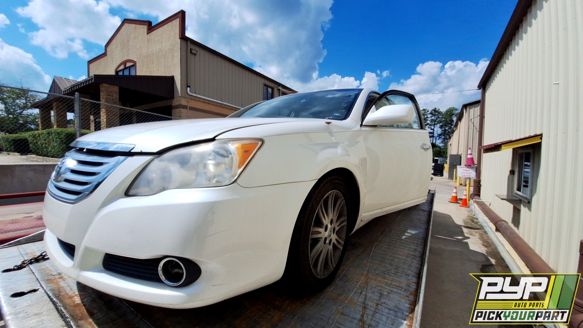 2009 TOYOTA AVALON available for parts
