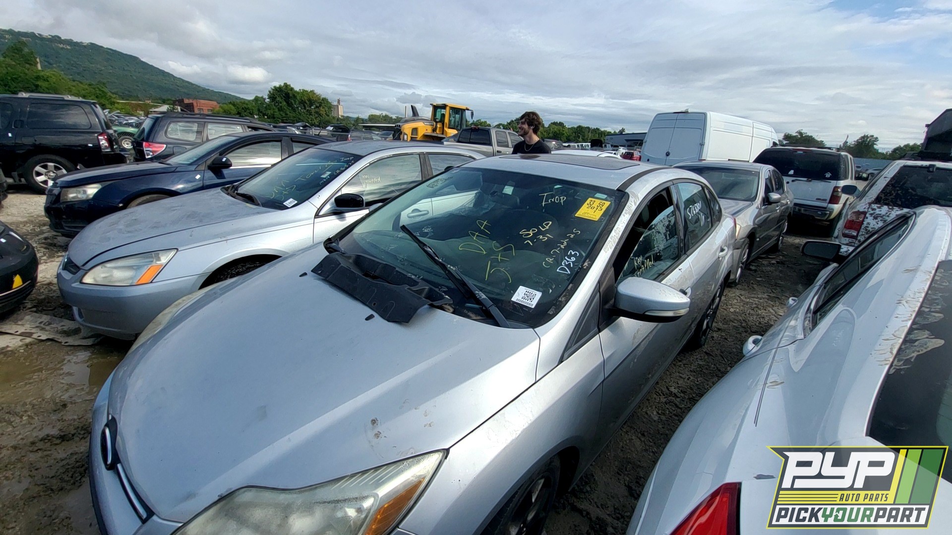 2013 FORD FOCUS available for parts