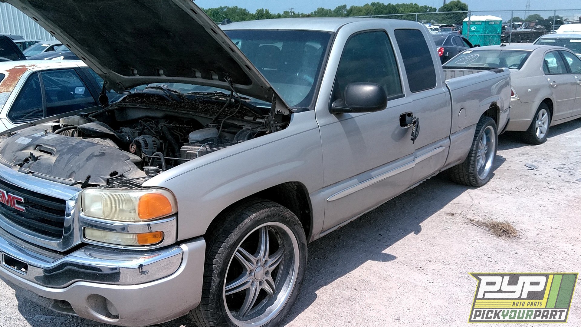 2004 GMC SIERRA 1500 available for parts