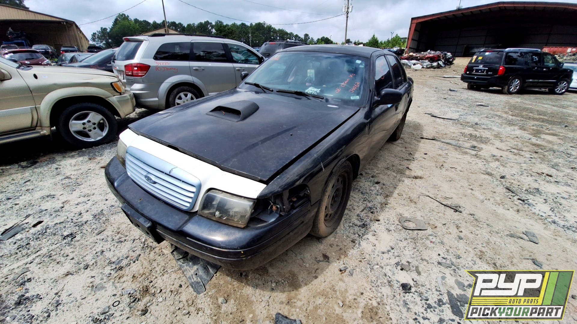 2006 FORD CROWN VICTORIA available for parts