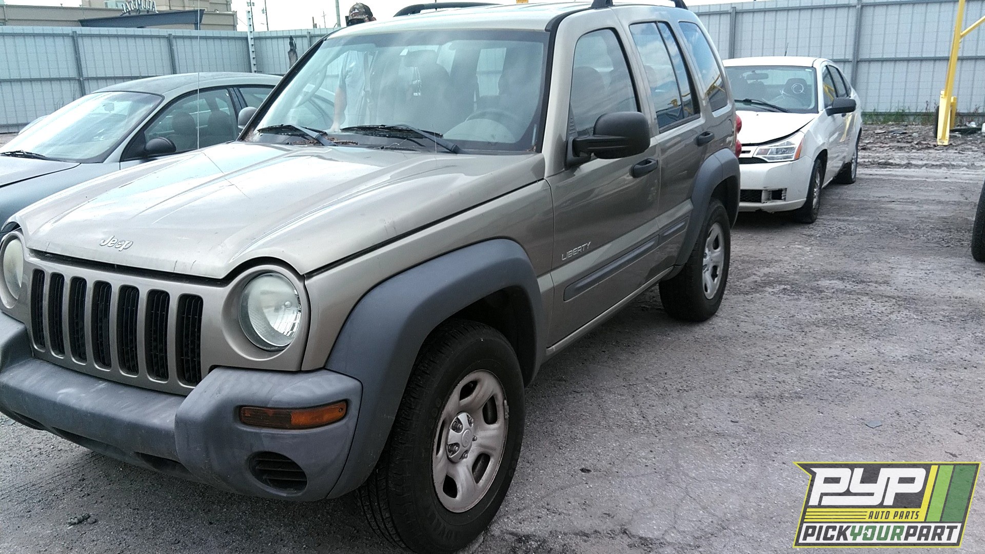 2004 JEEP LIBERTY partes disponibles