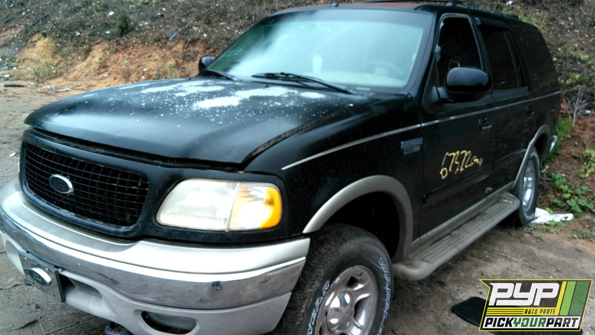 2000 FORD EXPEDITION available for parts