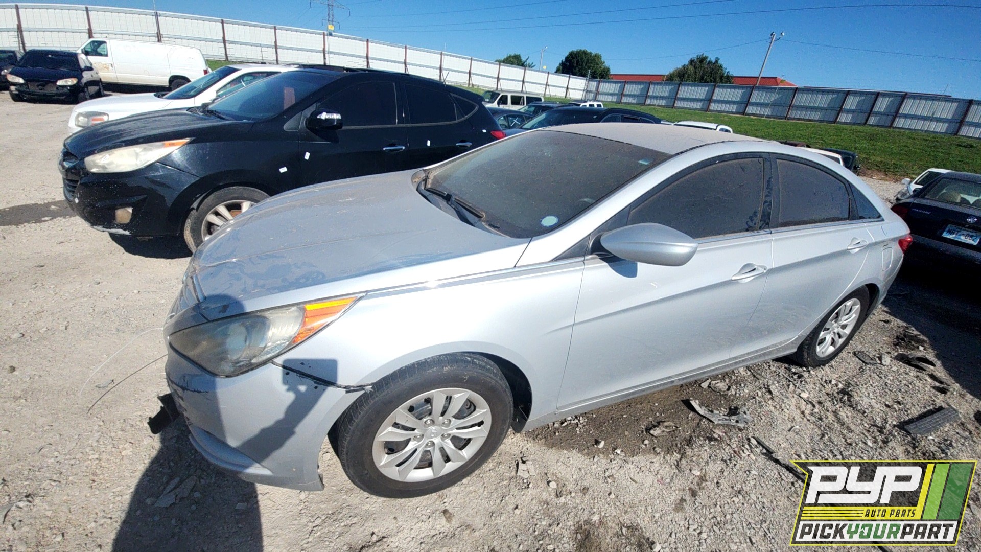 2011 HYUNDAI SONATA available for parts