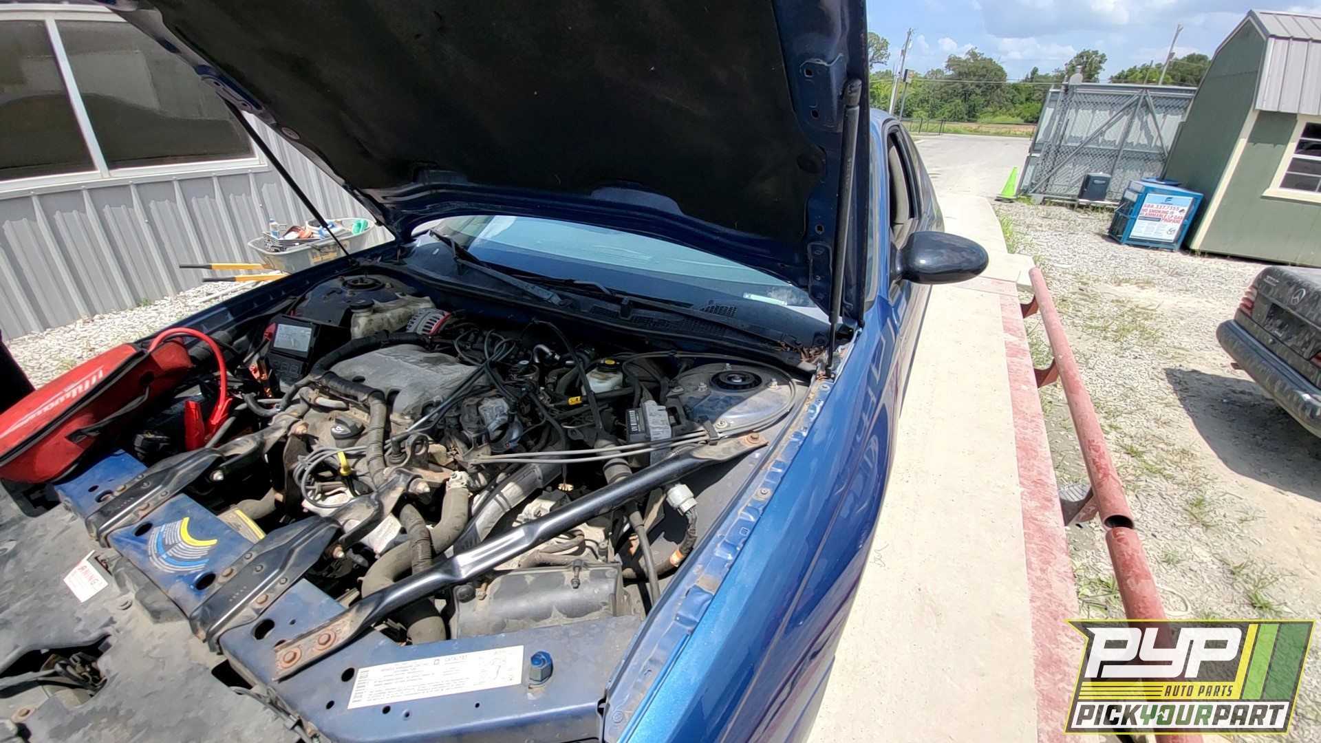 2004 CHEVROLET MONTE CARLO available for parts