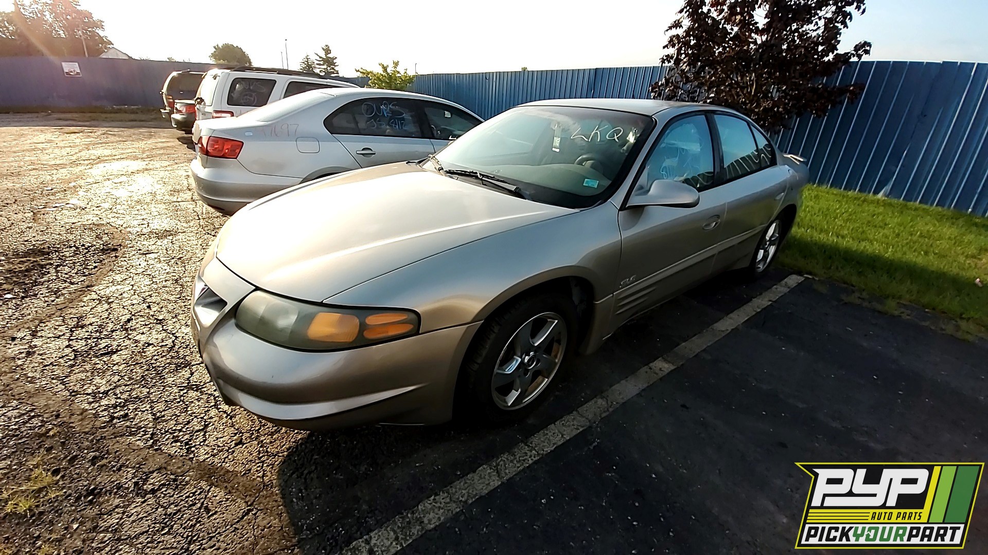 2002 PONTIAC BONNEVILLE available for parts