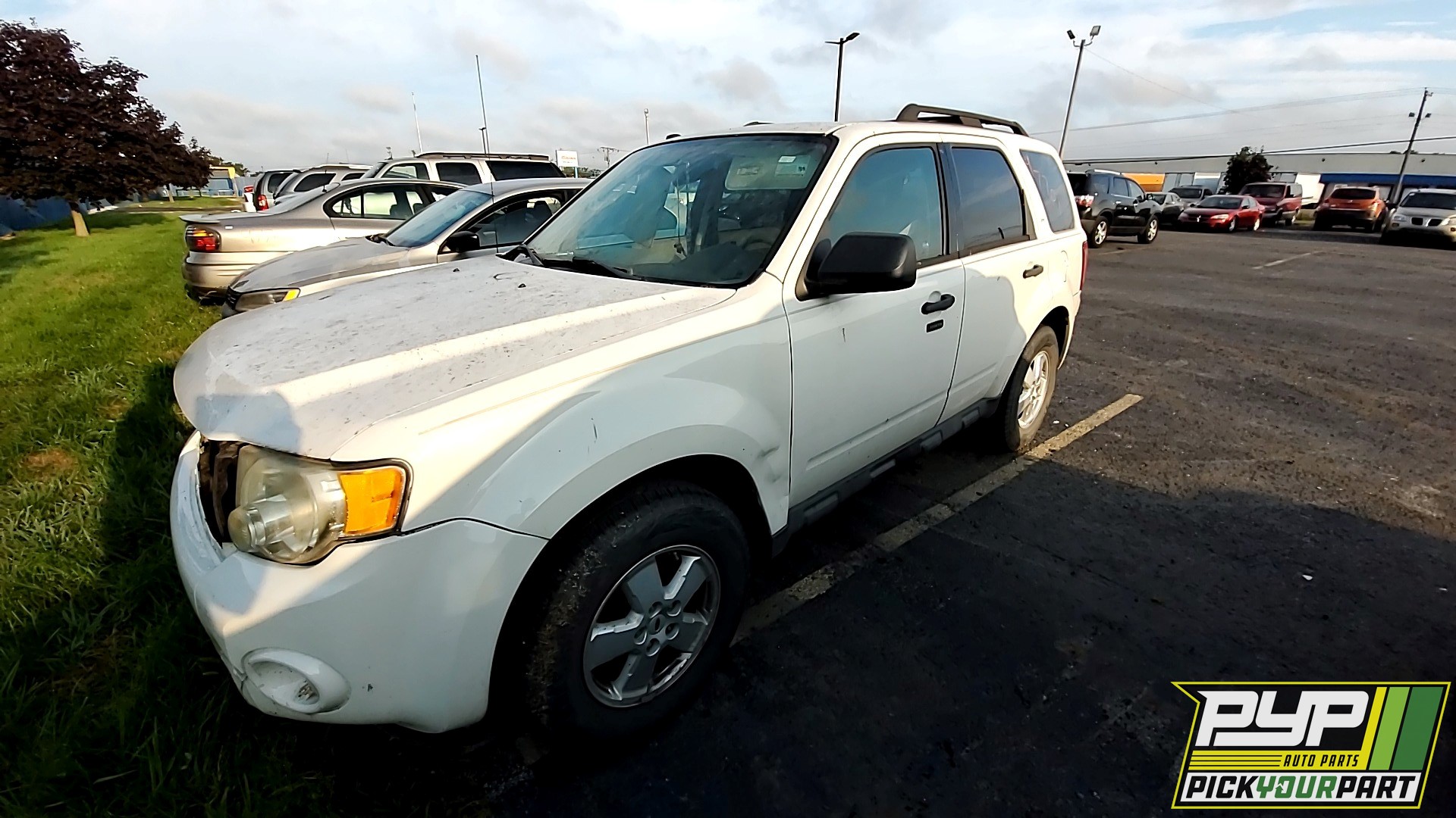 2009 FORD ESCAPE available for parts