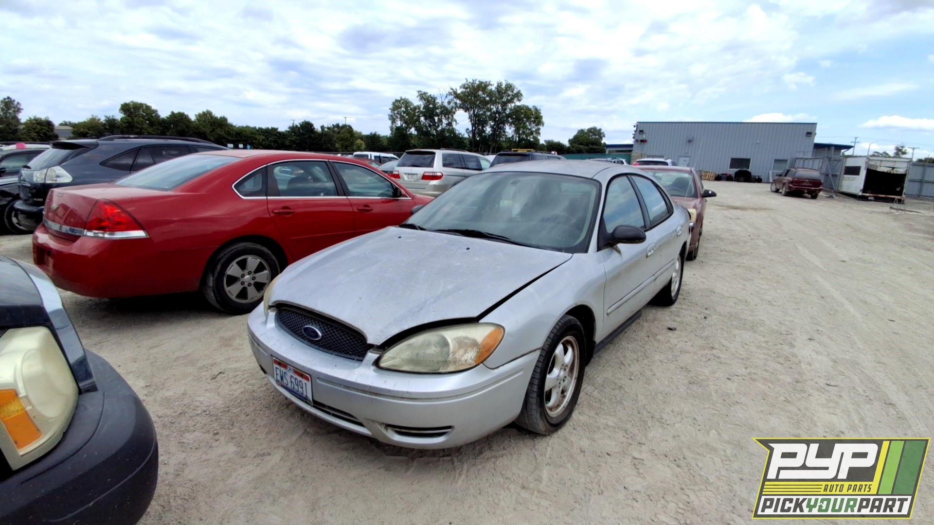 2004 FORD TAURUS available for parts