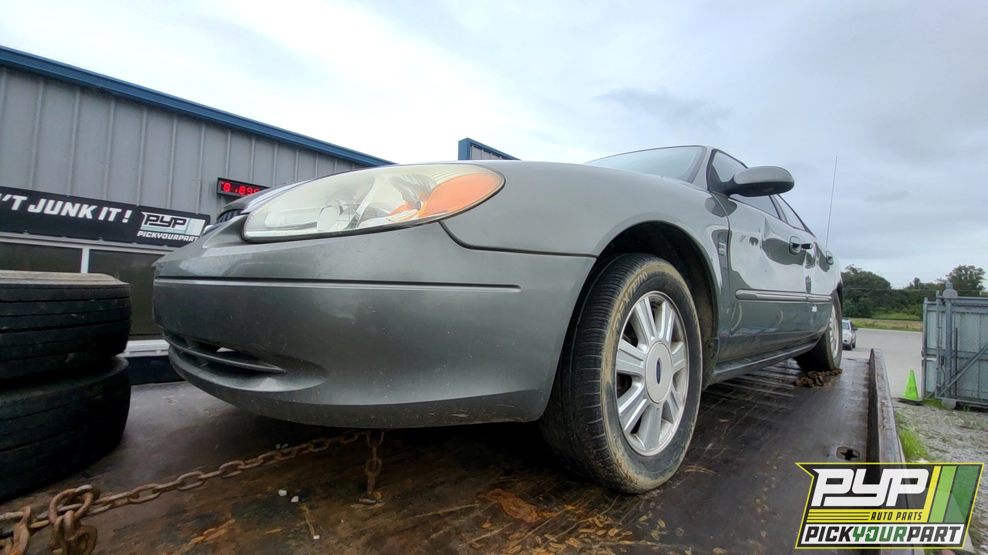 2003 FORD TAURUS available for parts